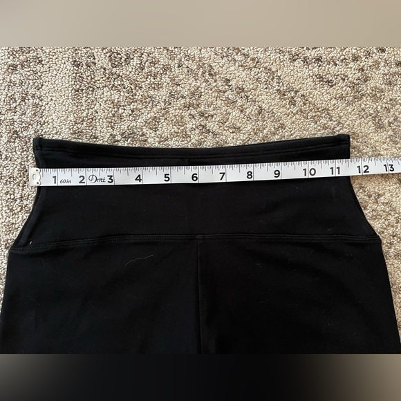 Yummie Black Leggings With Floral Detail - Picture 7 of 8